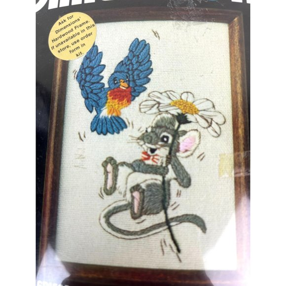 Vintage Dimensions Crewel 1980 Flyin' Friends Linda Powell 5x7 Mouse Bird Animal - Picture 2 of 12